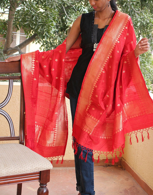 Red Banarasi Dupion Dupatta with small buttis