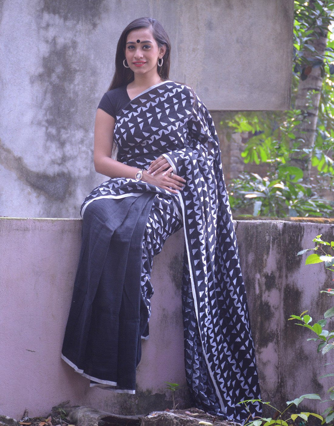 Black And White Linen Saree