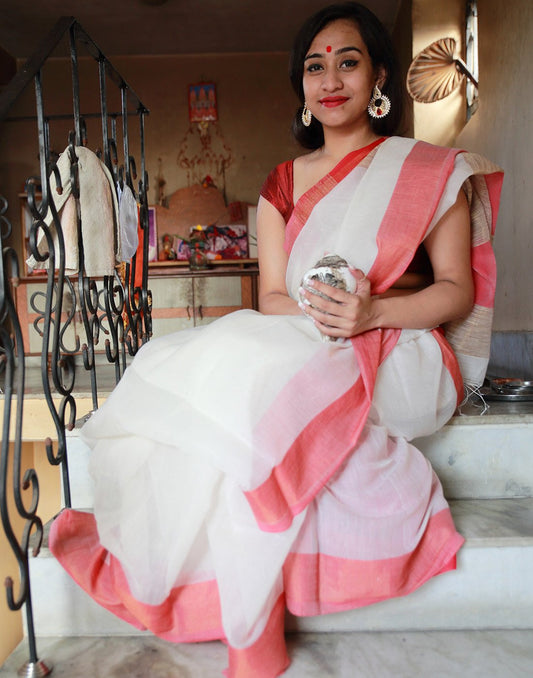 White And Red Muslin Saree With Geecha Pallu