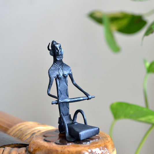 Wrought Iron Tribal Woman showpiece Figurine