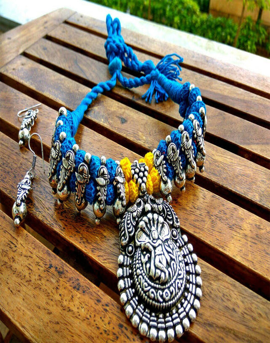 Thread Krishna Pendent Set