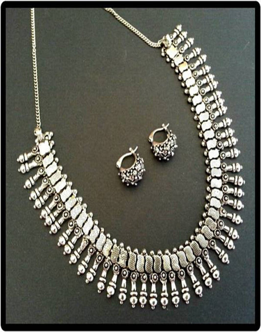 Classic Necklace Set