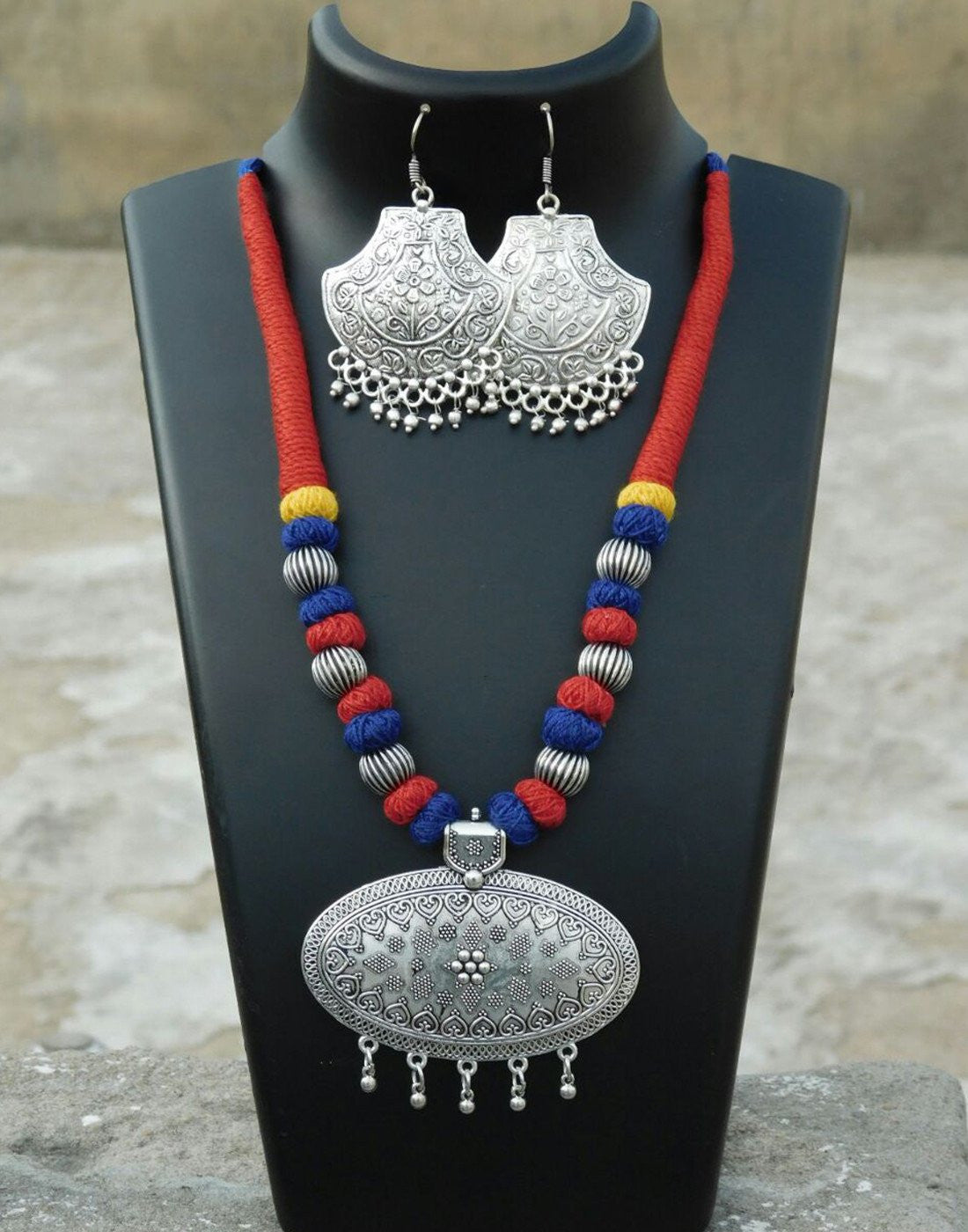 Thread With Pendent Set