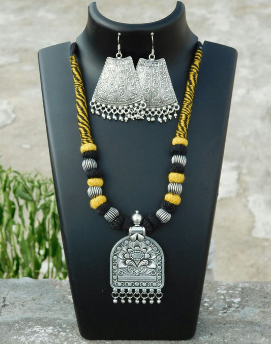 Thread With Pendent Set