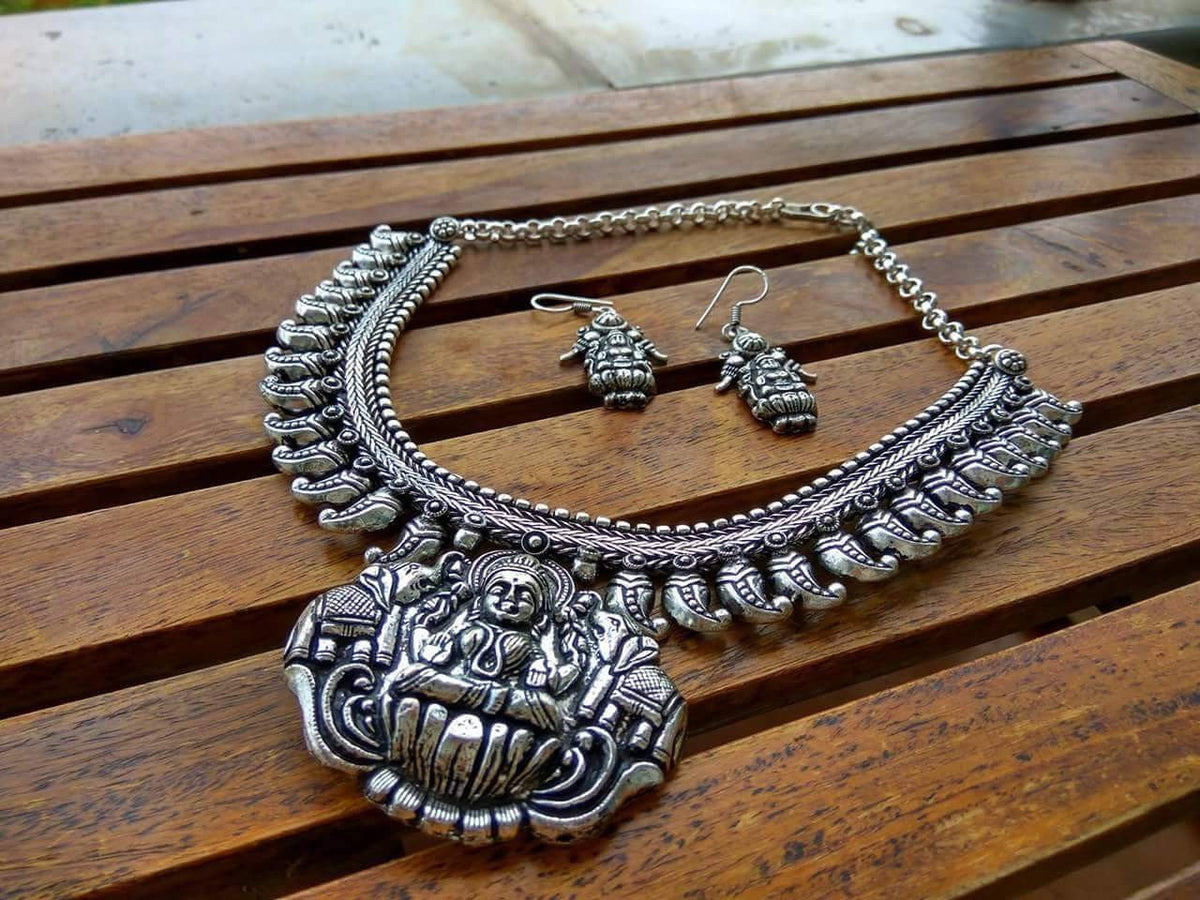 Temple Necklace Set